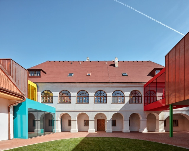 Elementary School Vřesovice / Public Atelier + Fuuze - Exterior Photography, Elementary & Middle School, Courtyard, Facade, Door