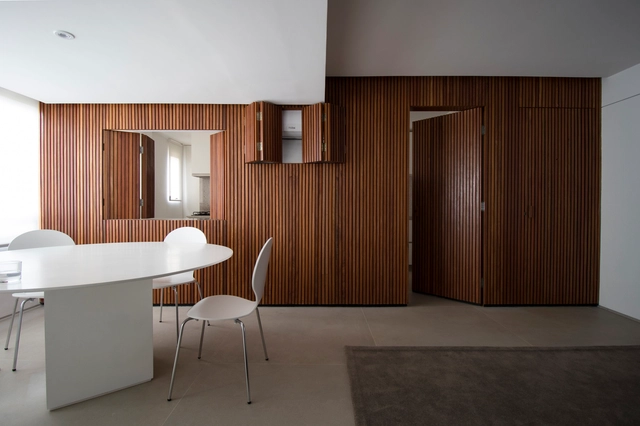 Apartamento ED / Daher Jardim Arquitetura - Fotografia de Interiores, Design De Interiores, Porta, Mesa, Cadeira