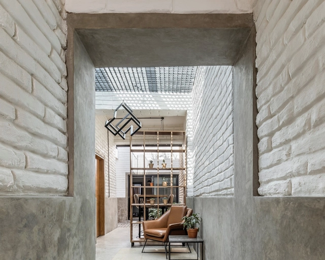 Remodelación Oficinas Eleva / ALMA de Arquitectos - Fotografía interior, Renovación, Fachada, Fijación Vigas, Bancas, Sillas