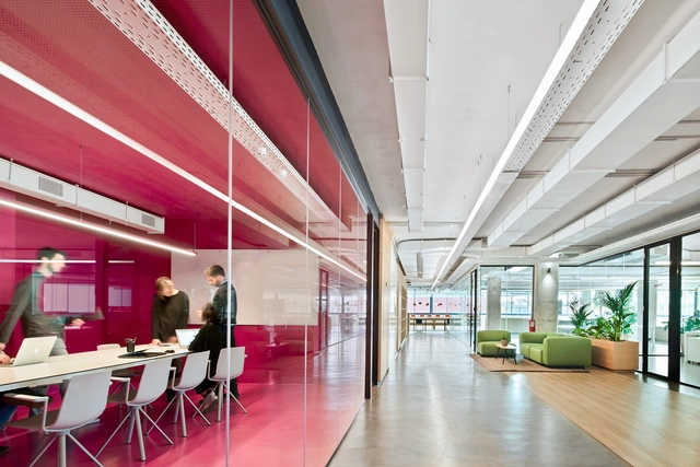 Startup Hub en 22@ / Elastiko - Fotografía interior, Renovación, Fachada, Mesas, Sillas