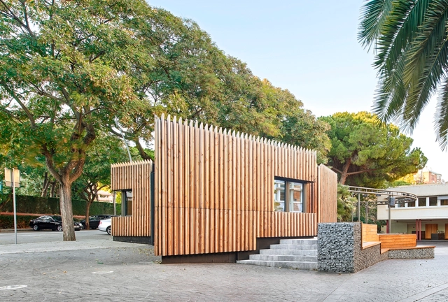 Acceso Liceo Francés / COMA Arquitectura - Fotografía exterior, Escuelas, Fachada