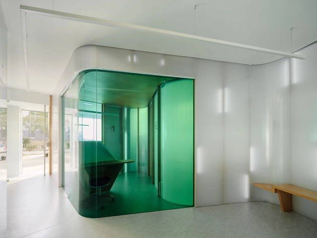 Clínica dental PUG / RAUM 4142 Architecture Office - Fotografía interior, Renovación, Puerta, Bancas, Sillas