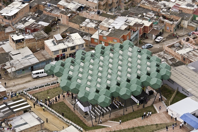 Giancarlo Mazzanti: "La arquitectura es un acto de transformación optimista que construye bienestar social" - Imagen Principal
