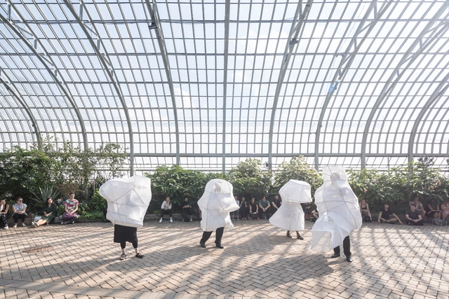 An Online Exhibition Connects the Dots Between Performance and Architecture - Featured Image