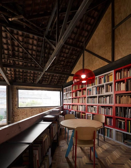 Yemail Arquitectura: Bibliotecas en espacios interiores de Colombia - Imagen Principal