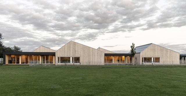 St. Raphael Daycare and Family Center    / GERHARD FEUERSTEIN Architekt BDA + Architekturbüro Raum und Bau - Exterior Photography, Day Care, Facade