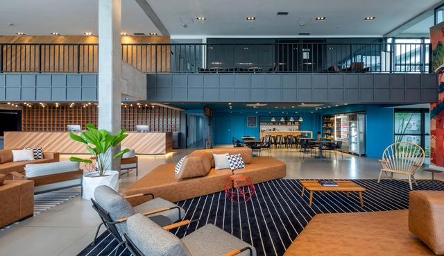 Hotel Linx Galeão  / PKB Arquitetura - Fotografia de Interiores, Design De Interiores, Mesa, Cadeira