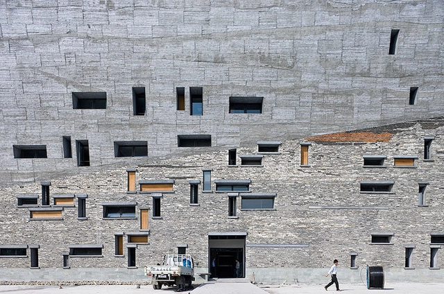 Amateur Architecture Studio y el reciclaje de materiales en la arquitectura china contemporánea - Imagen Principal