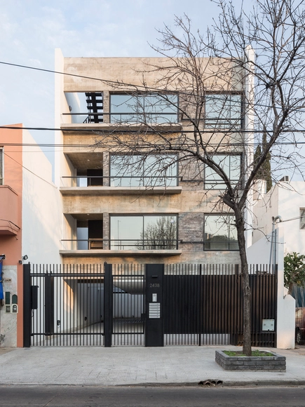 Edificio Laprida 2438 / Estudio Florida - Fotografía exterior, Apartamentos, Puerta, Fachada, Cierros, Escaleras