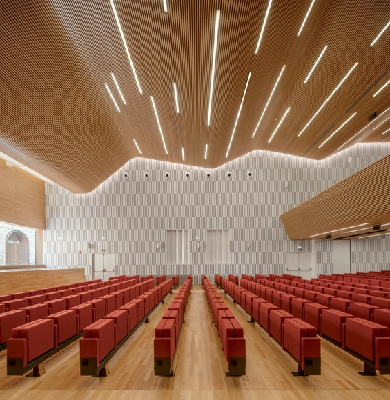 Rehabilitación del Palacio de Congresos de Córdoba / LAP Arquitectos Asociados - Fotografía interior, Remodelaciones, Sillas, Iluminación