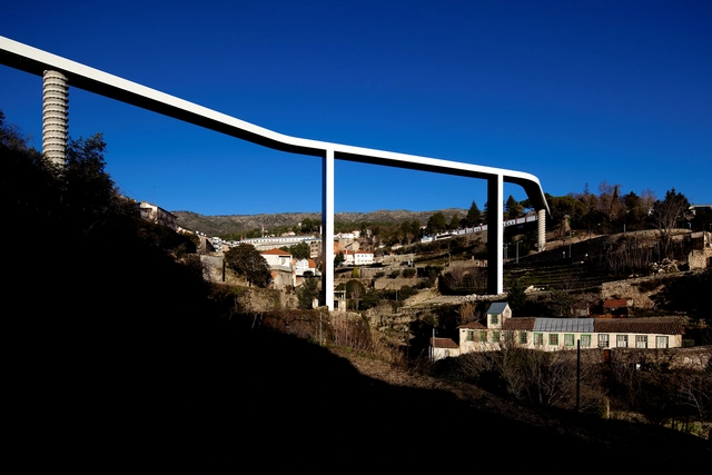 O território sob a ponte – a obra de Carrilho da Graça em Ribeira da Carpinteira - Imagem de Destaque