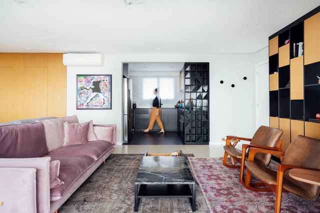 Apartamento Panorama / 0E1 Arquitetos - Fotografia de Interiores, Edifício De Apartamentos, Porta, Mesa, Cadeira