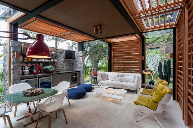 Casa do Bosque / David Bastos - Fotografia de Interiores, Casas, Pátio, Viga, Mesa, Cadeira