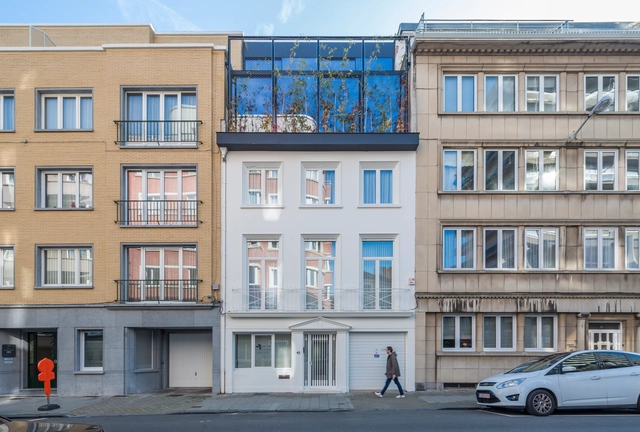 Espacio de trabajo y vivienda A. / dmvA - Fotografía exterior, Coliving, Fachada
