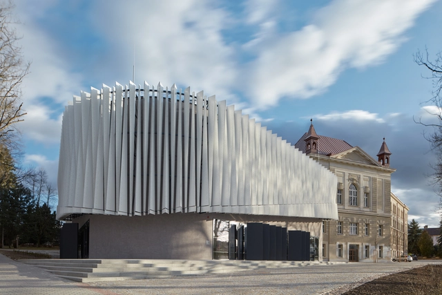 捷克新教学中心 VŠPJ / QARTA architektura - 更新项目