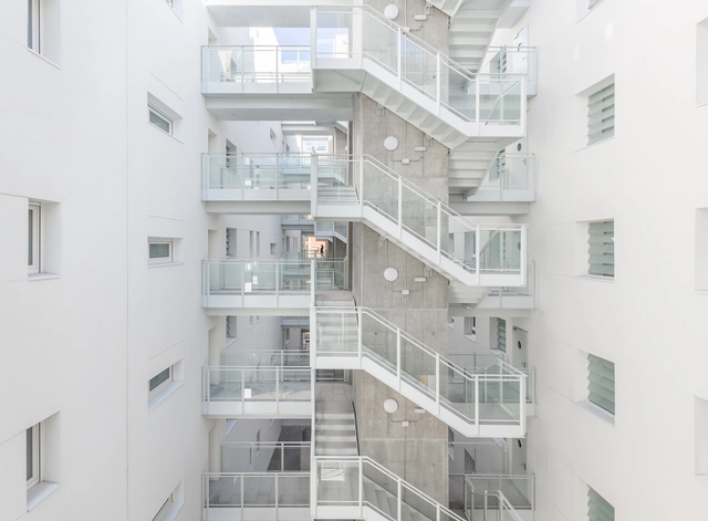 Edificio Adelfas 98 / Ruiz Larrea y Asociados - Fotografía interior, Residencial, Fachada