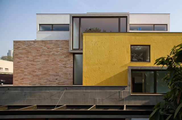 Residência Escócia / MPA Pedreira de Freitas Arquitetos - Fotografia de Exterior, Casas, Fachada, Corrimão, Balcão