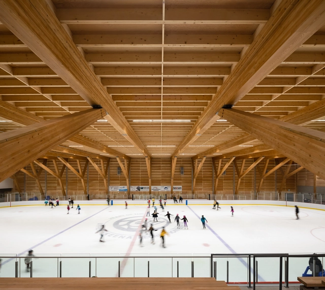 斯基纳高地木结构冰球场 / Hemsworth Architecture - 室内图, 娱乐训练场馆