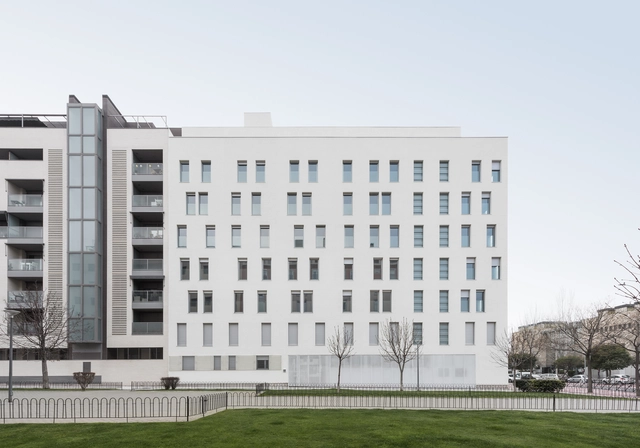 Edificio Madrid 0,0 / Ruiz Larrea y Asociados - Fotografía exterior, Sustentabilidad Y Diseño Ecológico, Fachada, Puerta