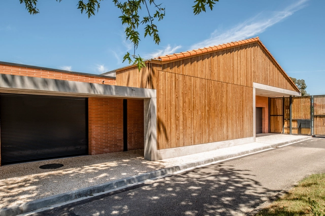 Ampliación de la Escuela Nicolas Poussin en Aucamville / Tocrault & Dupuy Architectes - Escuelas