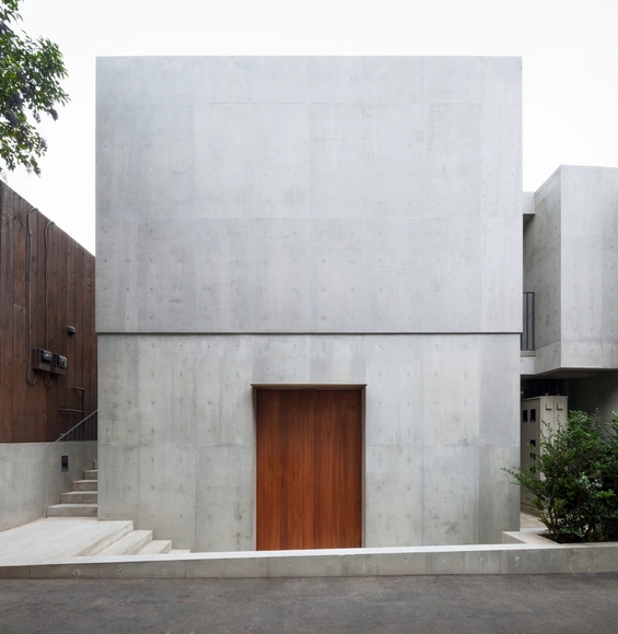  Paisagismo em Expansão de Harajuku / Nobuo Araki/The Archetype   - Fotografia de Exterior, Urbanismo E Planejamento Territorial, Porta, Fachada