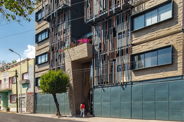 Vivienda vertical Carmen 20 / PRAXIS Arquitectura - Fotografía exterior, Residencial, Fachada, Balcón