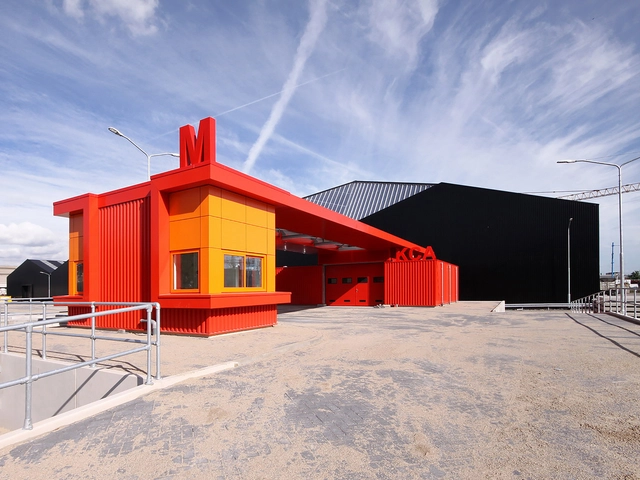 Arquitectura del reciclaje: un viaje a través de las fábricas e instalaciones de recolección - Imagen Principal