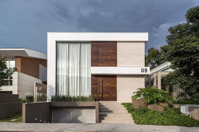 Casa MC / Studio Boscardin.Corsi Arquitetura - Fotografia de Exterior, Casas, Fachada, Porta, Escada