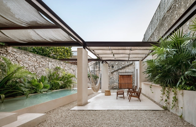 Pabellón Casa Mejorada / Arista Cero - Fotografía exterior, Renovación, Jardín, Fachada, Fijación Vigas, Balcón, Bancas, Sillas