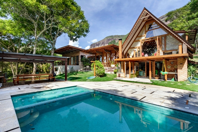 Residencia Bangalove / Rodrigo Simão Arquitetura - Casas