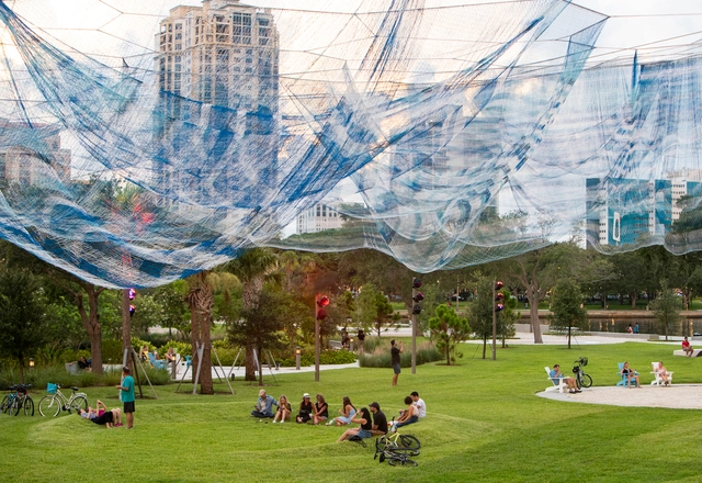 笼罩码头区的纤维雕塑 / Janet Echelman - 建筑图, 景观装置, 花园