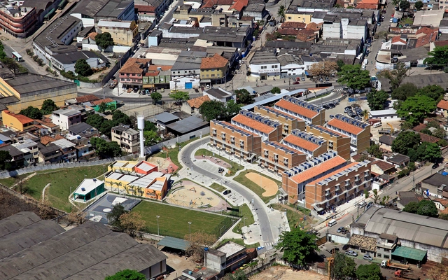 Uma leitura de Jorge Mario Jauregui sobre habitação social  - Imagem de Destaque