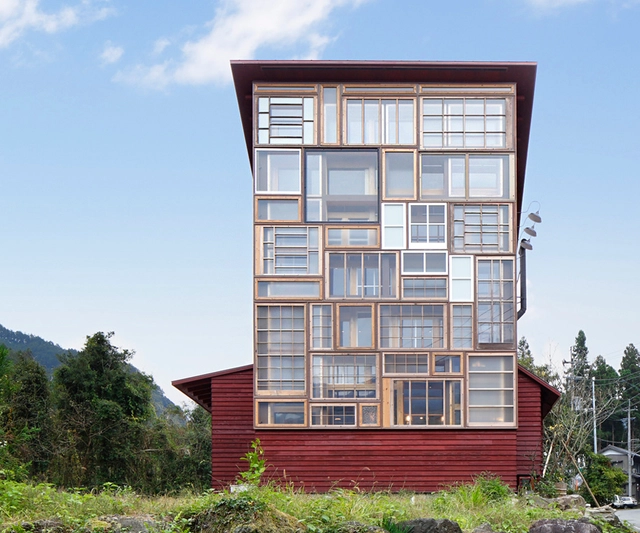 Reuso criativo de portas e janelas em 10 projetos de arquitetura - Imagem de Destaque