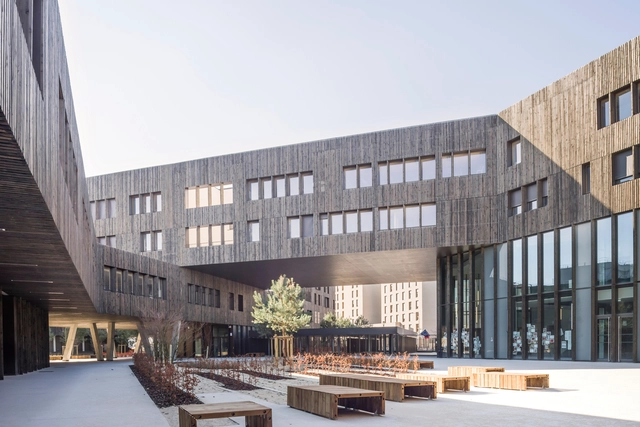 Lycée La Plaine / Brenac & Gonzalez & Associés - High School, Courtyard, Facade, Bench