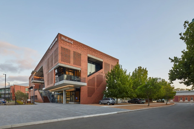 科廷大学米德兰校区,反应在地传统肌理 / Lyons Architects + Silver Thomas Hanley - 大学