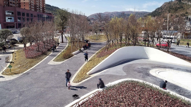 Front Square of Panzhou People's Hospital / Mind Studio - Exterior Photography, Square