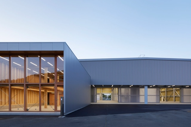 松井建筑五金舞鹤工厂 / 牧野研造建筑设计事务所 - 建筑图, 工厂, 表皮