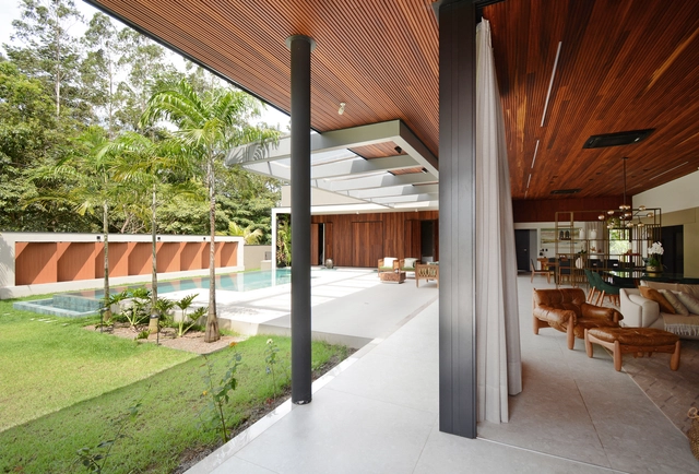 Casa do Bosque / Rogoski Arquitetura - Interiroes De Casas, Aido, Fachada, Viga, Corrimão, Mesa, Iluminação, Cadeira
