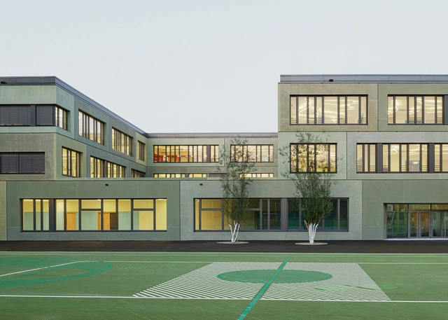 European School Munich  / léonwohlhage Gesellschaft von Architekten mbH - Exterior Photography, Day Care, Facade