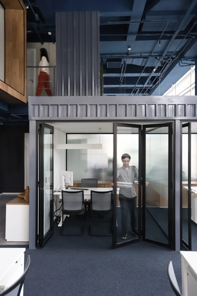Lufthansa Office / AFGR Arquitetos - Interior Photography, Offices Interiors, Kitchen, Facade, Chair, Table