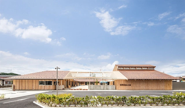 Centro de cuidado infantil Sakuragaoka / Kengo Kuma & Associates - Fotografía exterior, Guardería