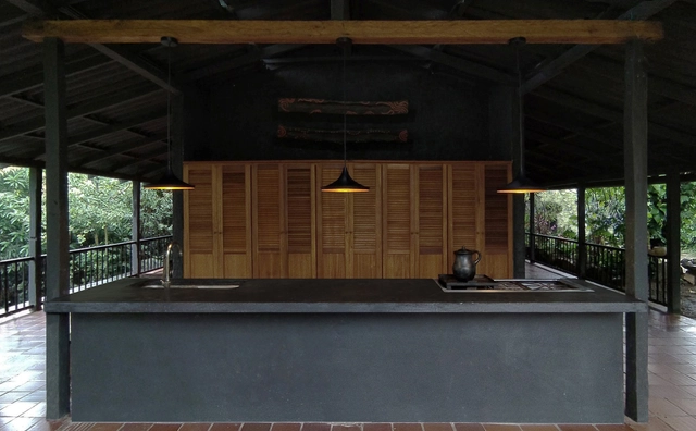 Casa Volcanes y Casa del Ocobo / AR-AR (Martínez Arquitectura) + Fiallo Atelier - Fotografía interior, Renovación, Cocina, Fijación Vigas, Fachada, Puerta