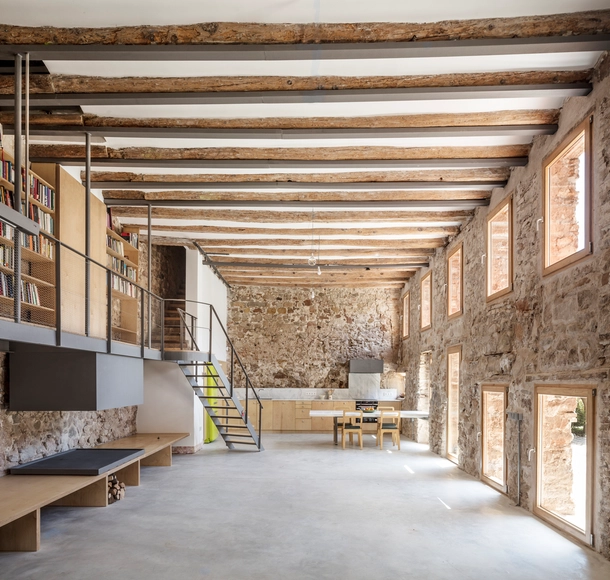 Casa Rec / Guallart Architects - Fotografía interior, Renovación, Fijación Vigas, Fachada, Arco, Pilares, Mesas