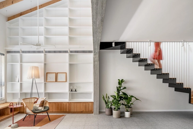 Extensão de Edifício Residencial em Tel Aviv / RUST architects - Fotografia de Interiores, Renovação, Escada