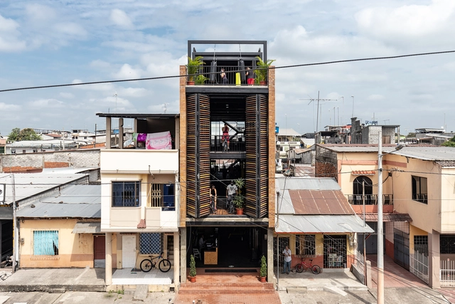 城市培训中心 / Natura Futura Arquitectura - 建筑图, 独立住宅, 表皮