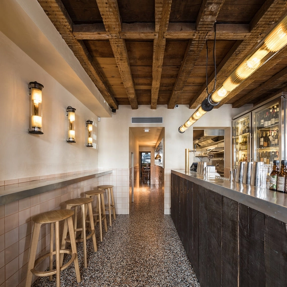 Restaurante Pesca  / LADO Arquitectura e Design - Fotografía interior, Restaurant, Cocina, Fijación Vigas