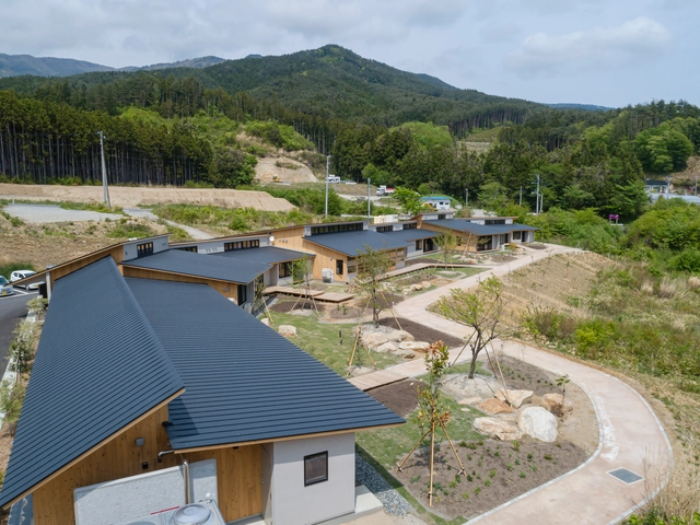 Elderly House in Rikuzentakata city “Hokkori-ya” / The University of Tokyo Architectural Planning & Design Lab + DOG - Exterior Photography, Healthcare Interiors