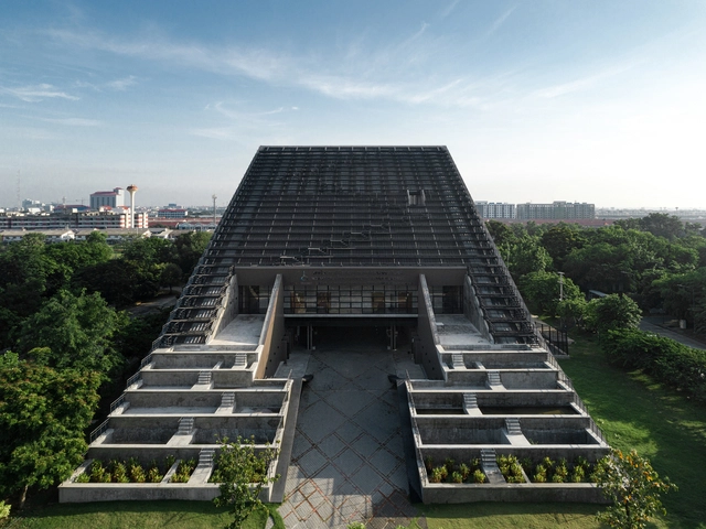 泰国农业部金禧年博物馆，‘倾倒’的大楼 / Plan Architect - 建筑图, 办公设施