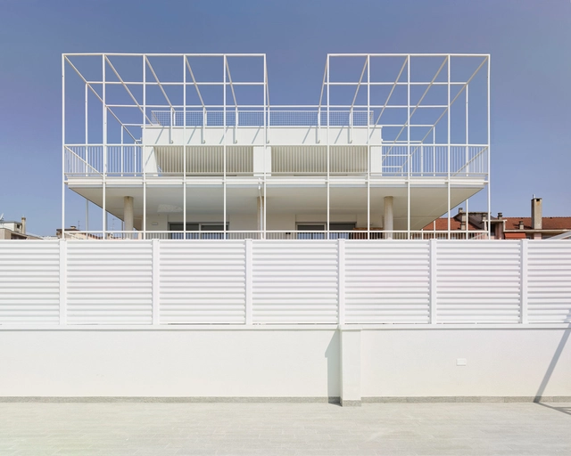 Tersicore住宅，白色金属框架 / Degli Esposti Architetti - 建筑图, 独立住宅, 表皮, 扶手