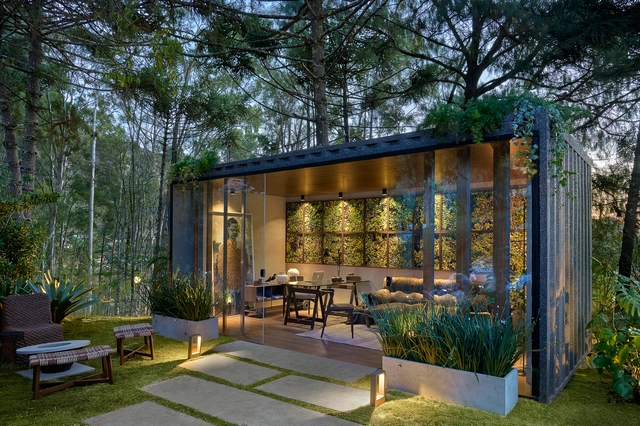 Escritório do Jardim / Marina Diniz + Paula Guimarães - Fotografia de Exterior, Outras Estruturas, Jardim, Porta, Fachada, Cadeira, Mesa, Banco, Floresta